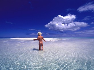 children_kid_on_the_beach_.jpg children_kid_on_the_beach_.jpg