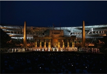 Verona.jpg Verona.jpg