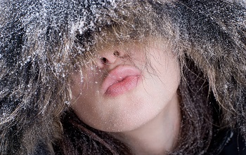 lips-kiss-snow.jpg