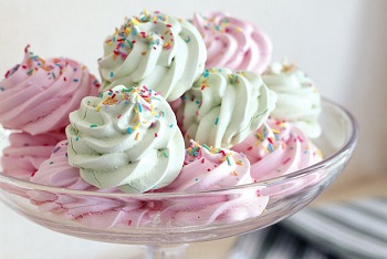 meringue-kisses-1.jpg