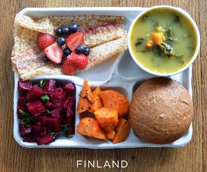 school-lunches.jpg school-lunches.jpg