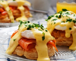 smoked-salmon-eggs-benedict.jpg