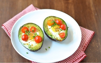 Egg-Baked-in-Avocado-Basket-2.jpg